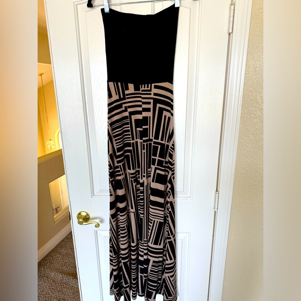 3/$30!! Beautiful Strapless Maxi Dress